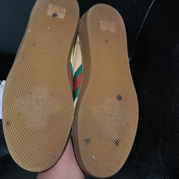 Gucci women’s Sneakers in Cream and Green with Red Stripe - Picture 5 of 8